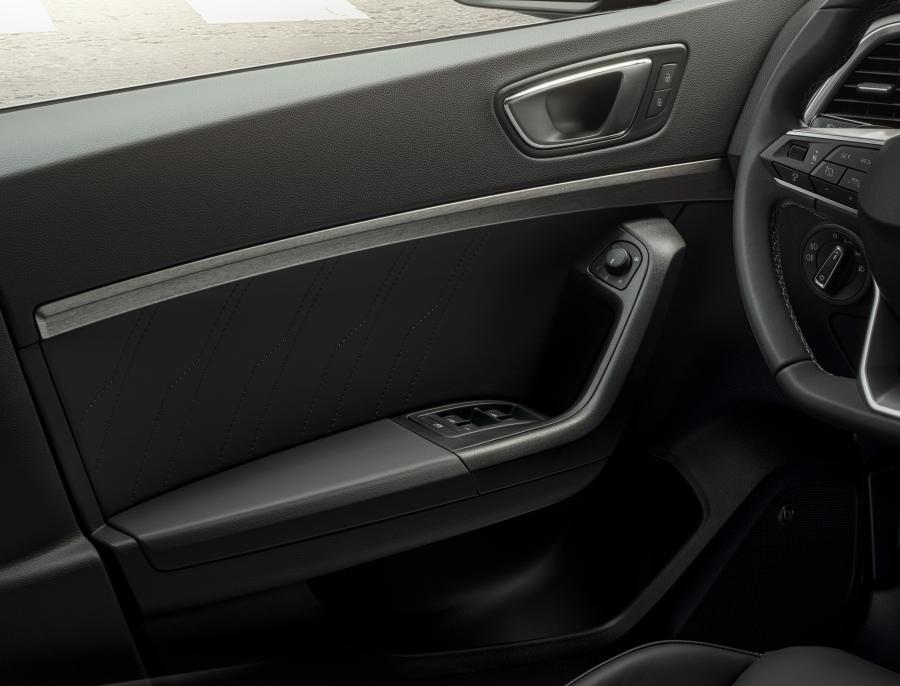 Детали интерьера Seat Ateca Xperience 2020 года  (WW) (фото 9 из 15)